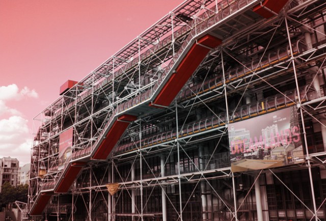 I played a lot with saturation and color on this one. The centre is just a perfect subject for this kind of saturation games in my opinion